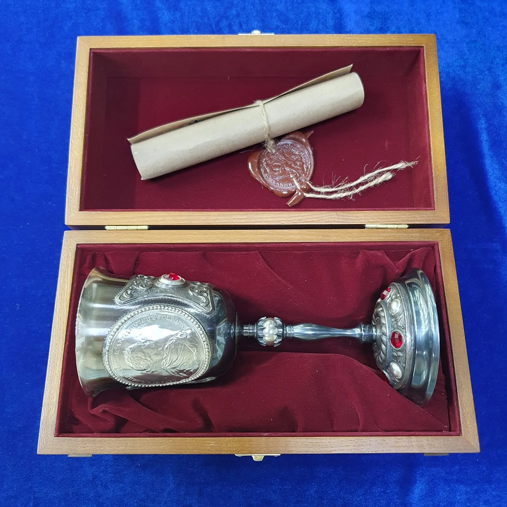 Бокал «Царский» с камнем